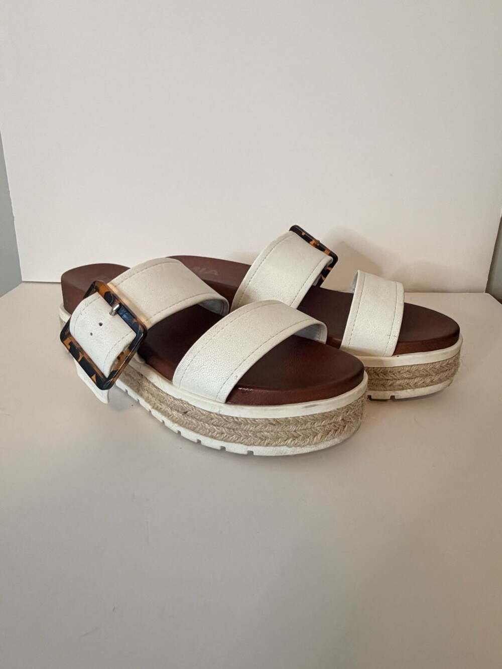 MIA Kenzy Platform Sandals with Tortoise Buckle 6.5